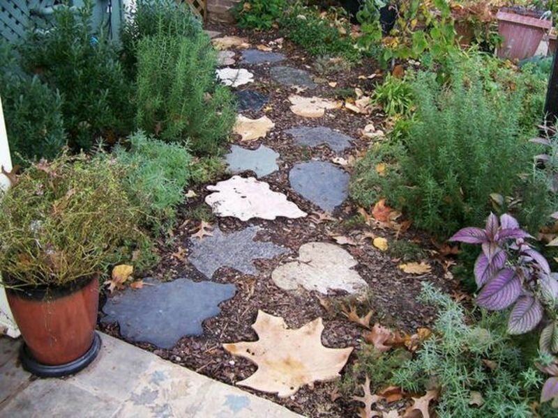 Leaf Stepping Stone Pathway